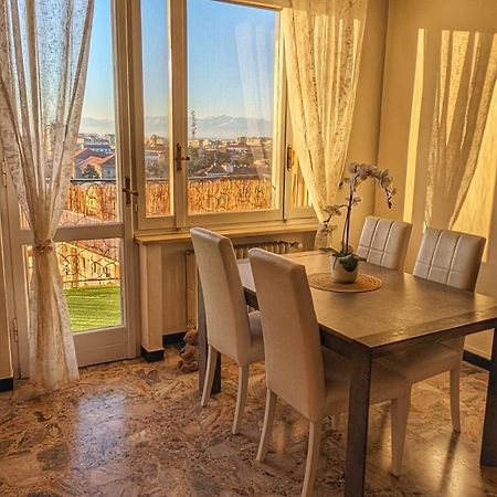 Ferienwohnung La Terrazza Del Re Vercelli Exterior foto