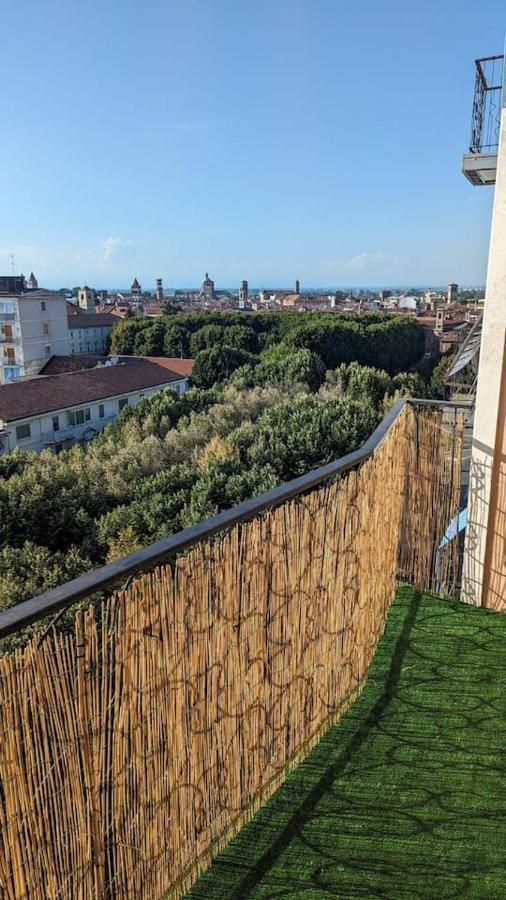 Ferienwohnung La Terrazza Del Re Vercelli Exterior foto