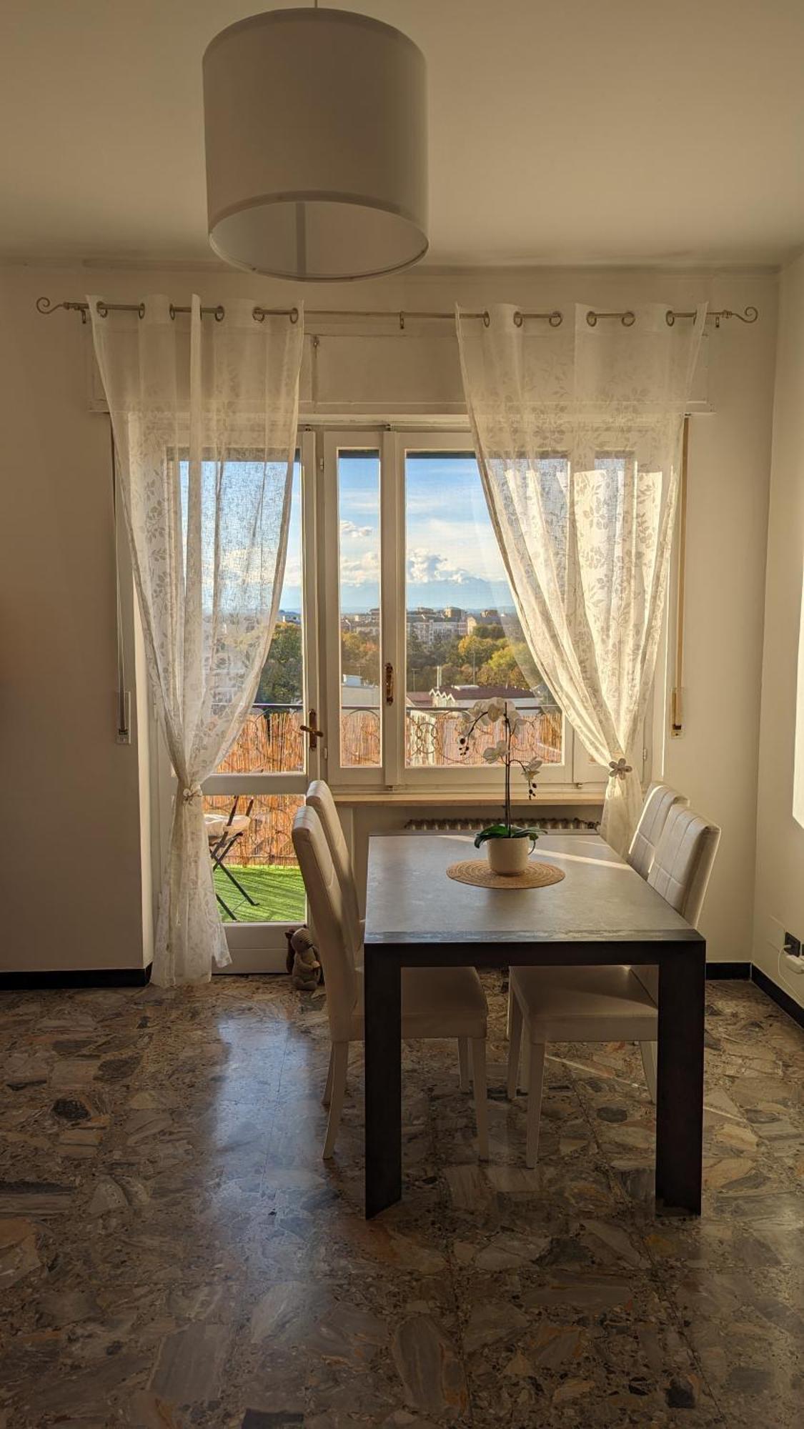 Ferienwohnung La Terrazza Del Re Vercelli Exterior foto