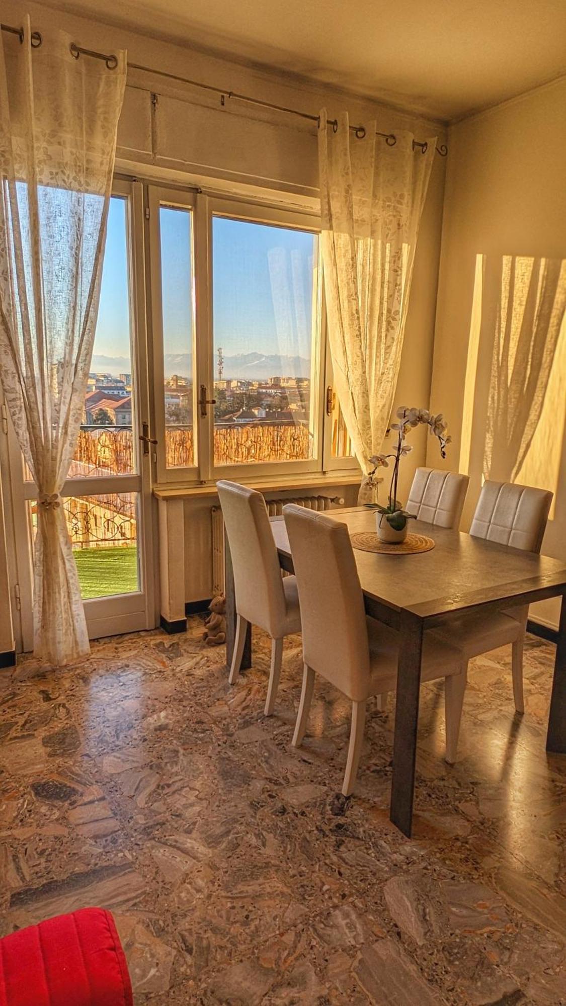 Ferienwohnung La Terrazza Del Re Vercelli Exterior foto